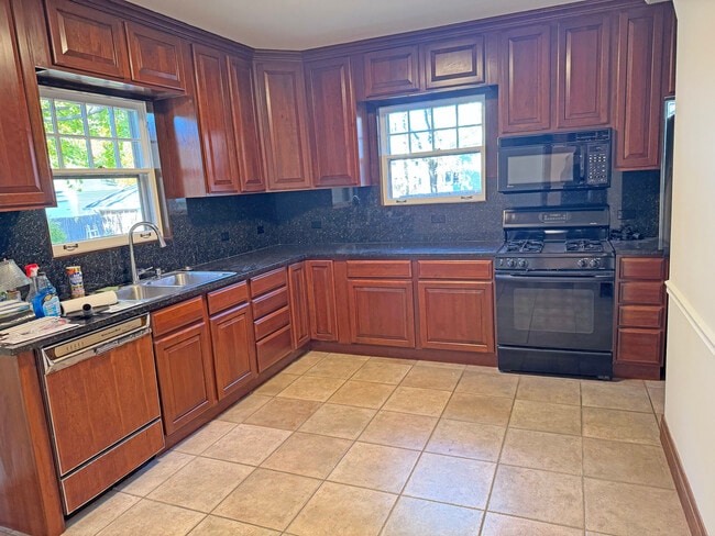 Building Photo - 366 E Wisconsin Ave