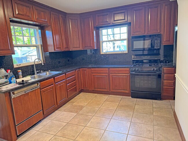 Foto del edificio - 366 E Wisconsin Ave