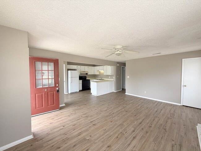 Building Photo - 3929 Highridge Dr SW