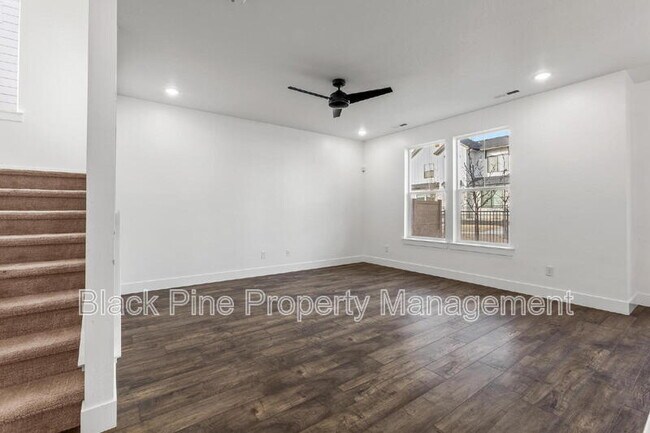 Foto del edificio - 7184 W Riverwood St