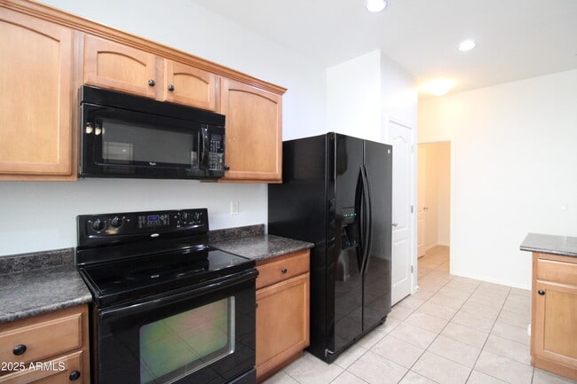 Building Photo - 8147 W Lynwood St