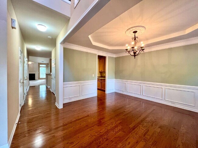 Building Photo - EXCELLENT LOCATION!