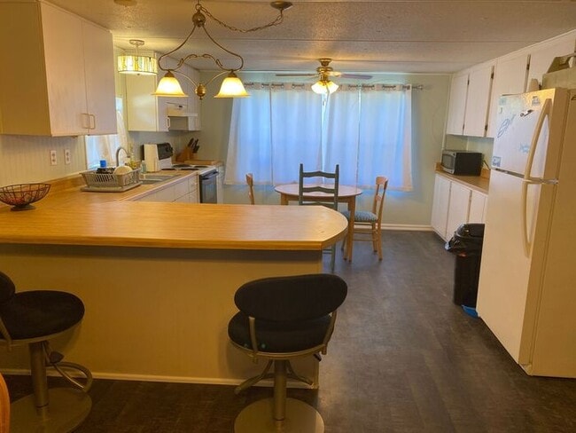 Foto del edificio - 3 bedroom, 2 bath mobile home with a boat ...