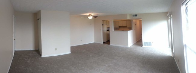 2 Bedroom- Living Room/Dining Room - Tanglewood Apartments