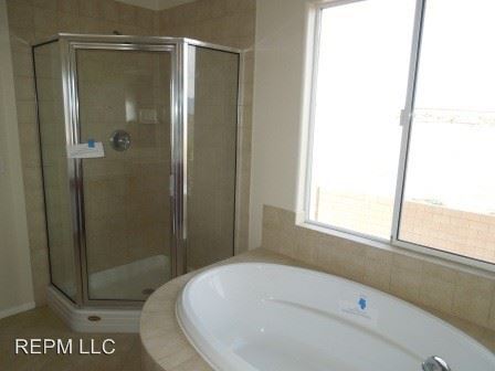 Building Photo - 10814 Drake Ridge Ave