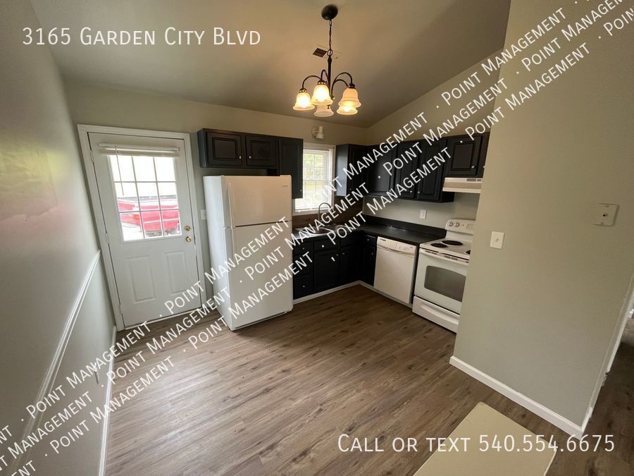 Primary Photo - One Level Single Family Home Located in So...