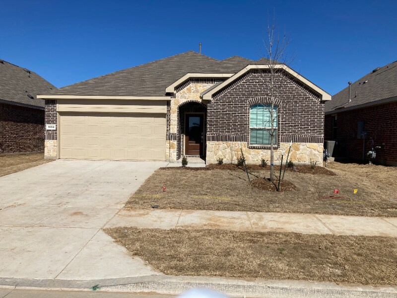 Primary Photo - 3604 Milkweed Rd