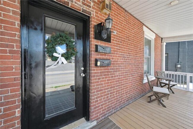 Building Photo - newly Renovated Canonsburg Open Living Con...