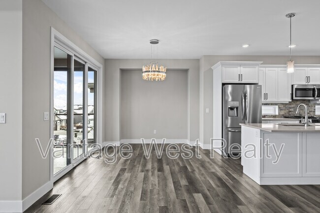 Photo du bâtiment - 2580 Crown Crest Dr