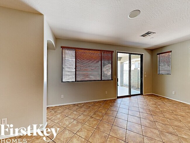 Building Photo - 10342 W Foothill Dr