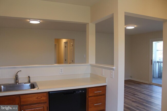 Foto del edificio - 9266 Chapman Oak Dr