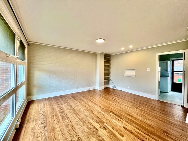 Photo - 3 BED CONDO IN PERFECT LOCATION!