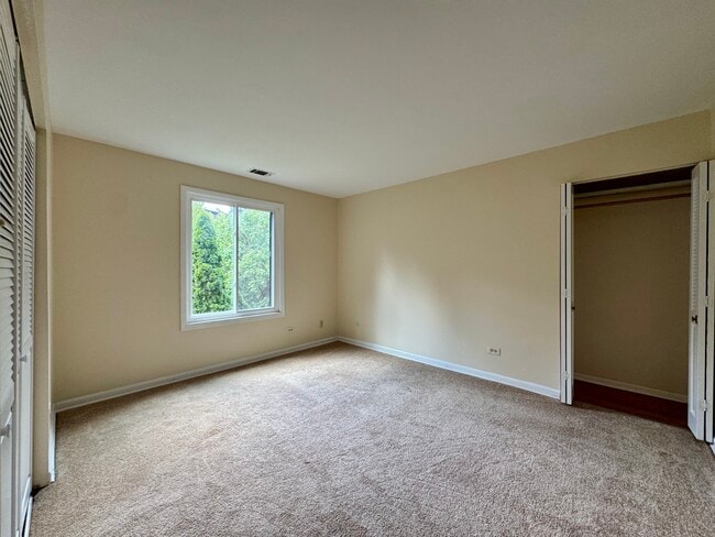 Building Photo - 7510 Farmingdale Dr