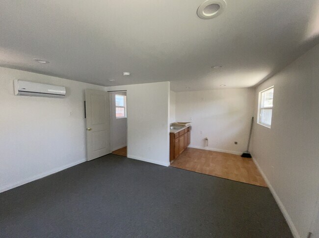 Building Photo - 7051 Milton Ave