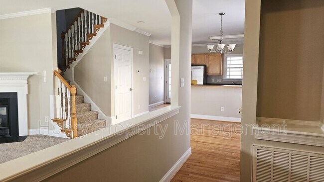 Foto del edificio - 121 Rushing Wind Way