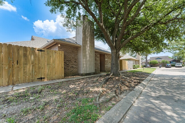 Building Photo - 5152 Blair Ln