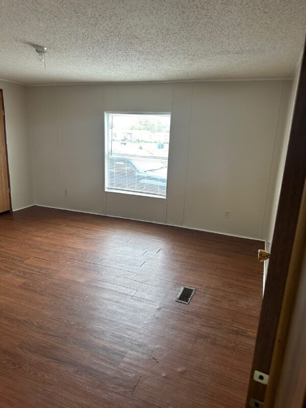 Building Photo - 315 Forest Creek Ln