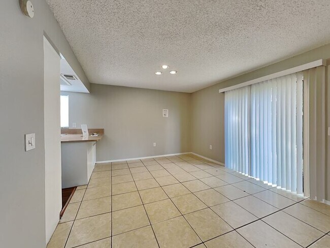 Foto del edificio - 1388 Bramblewood Dr