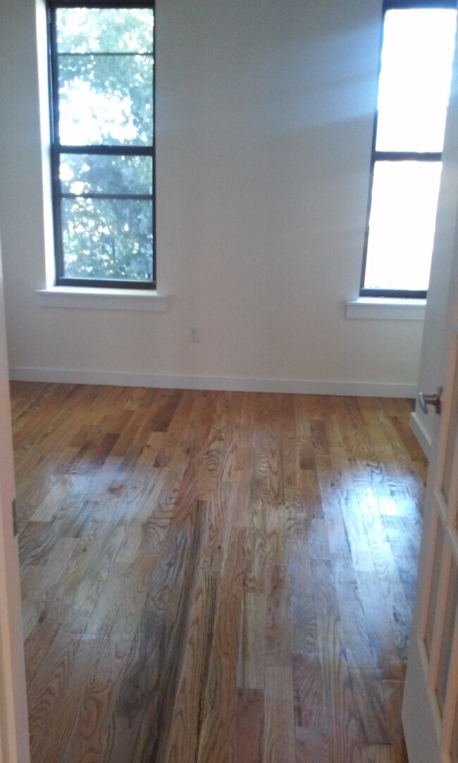 Building Photo - 1283 Bushwick Ave