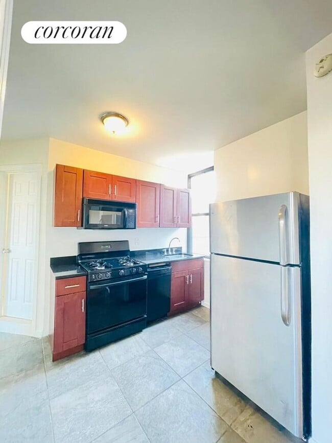 Building Photo - 180 Borinquen Pl
