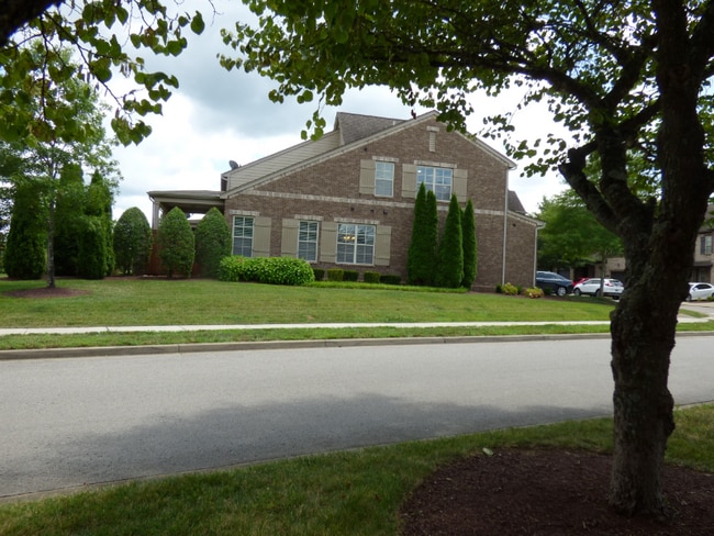 Building Photo - 2000 Bungalow Dr