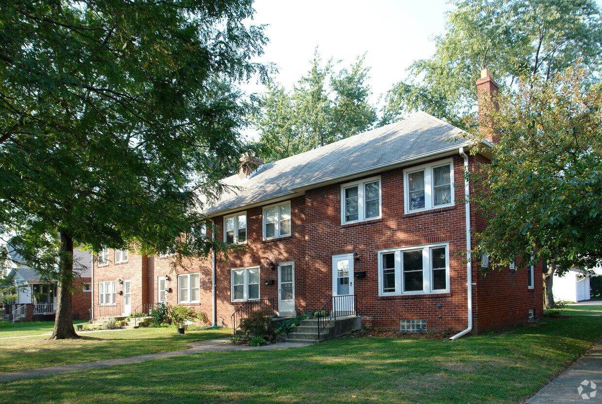 Primary Photo - 899-905 Northwest Blvd