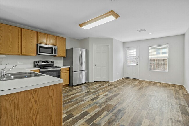 Foto del edificio - 1201 Lambert Dr