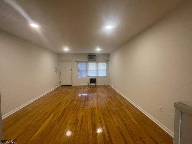 Foto del edificio - 353 Park Ave