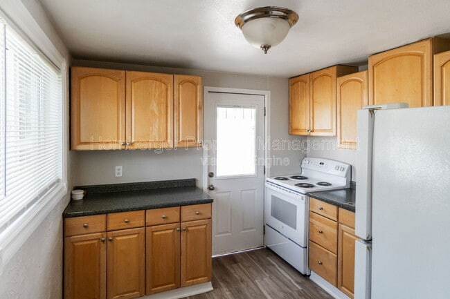 Building Photo - 2811 W Wabash Ave