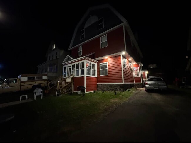 Foto del edificio - 911 College Ave