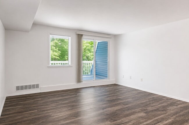 Building Photo - The Cascades Apartments and Townhomes