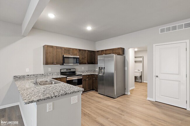 Building Photo - 28175 Loews Dr