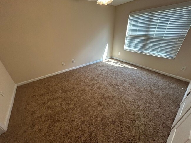 Building Photo - BRIDGEWATER HOME! PRE-LEASING FOR AUGUST 2 2026! 1/2 Off Deposit!