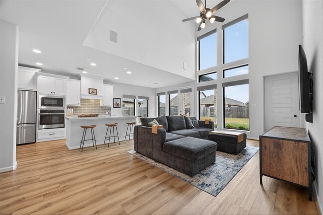 Foto del edificio - 7214 Darting Plover Wy