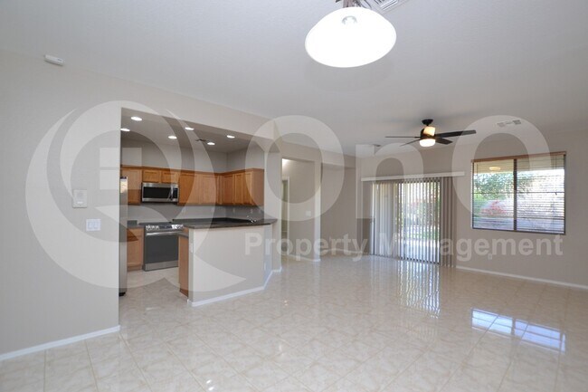 Foto del edificio - 39810 N River Bend Rd