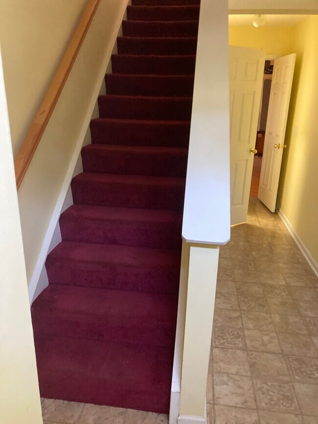 Building Photo - 471 Canewood Pl