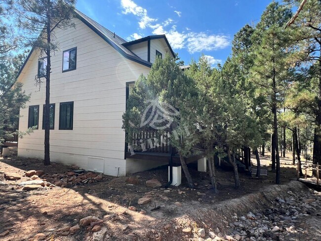 Building Photo - 3425 Ponderosa Lp