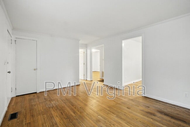 Foto del edificio - 6612 Adair Ave