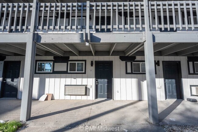 Foto del edificio - 3900 Shadeland Ave 1 Bedroom