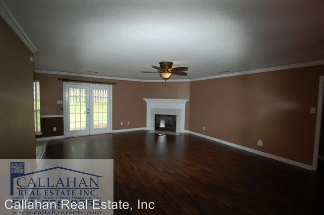 Building Photo - 805 Timberwolf Trl