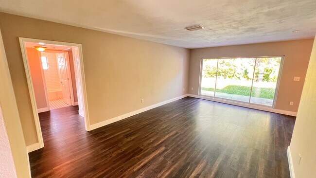 Foto del edificio - Timeless Charm Meets Modern Comfort in the Heart of Winter Park! WASHER & DRYER INCLUDED!
