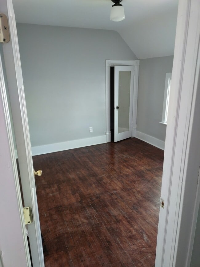 Building Photo - 620 Prairie Ave SW