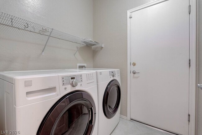 Building Photo - 2551 Moonlight Valley Ave