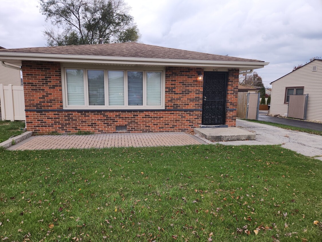 Primary Photo - 16732 92nd Ave