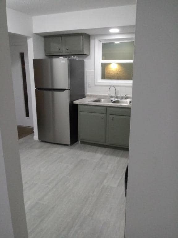 Building Photo - 865 Beech Ct