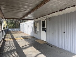 Building Photo - 422 Westchase St