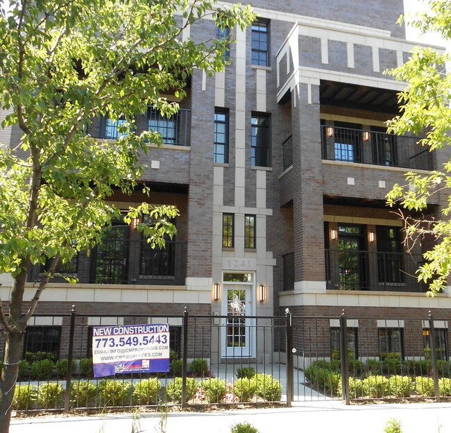 Foto del edificio - 1241 W Oakdale Ave