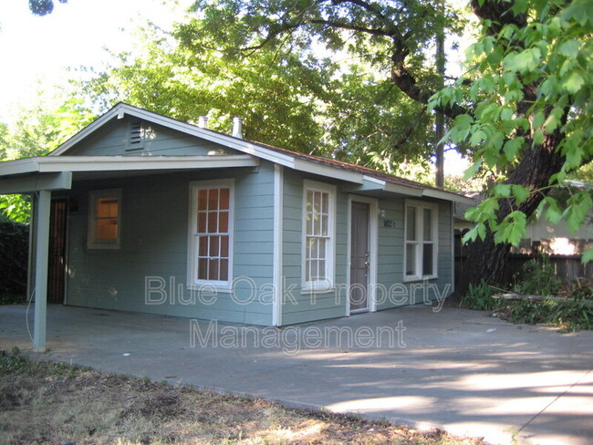 Building Photo - 1422 Warner St