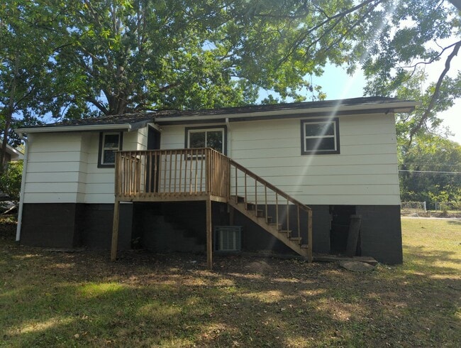 Building Photo - Coming Soon! Cute Renovated House