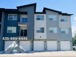 Building Photo - 472 W 40 S